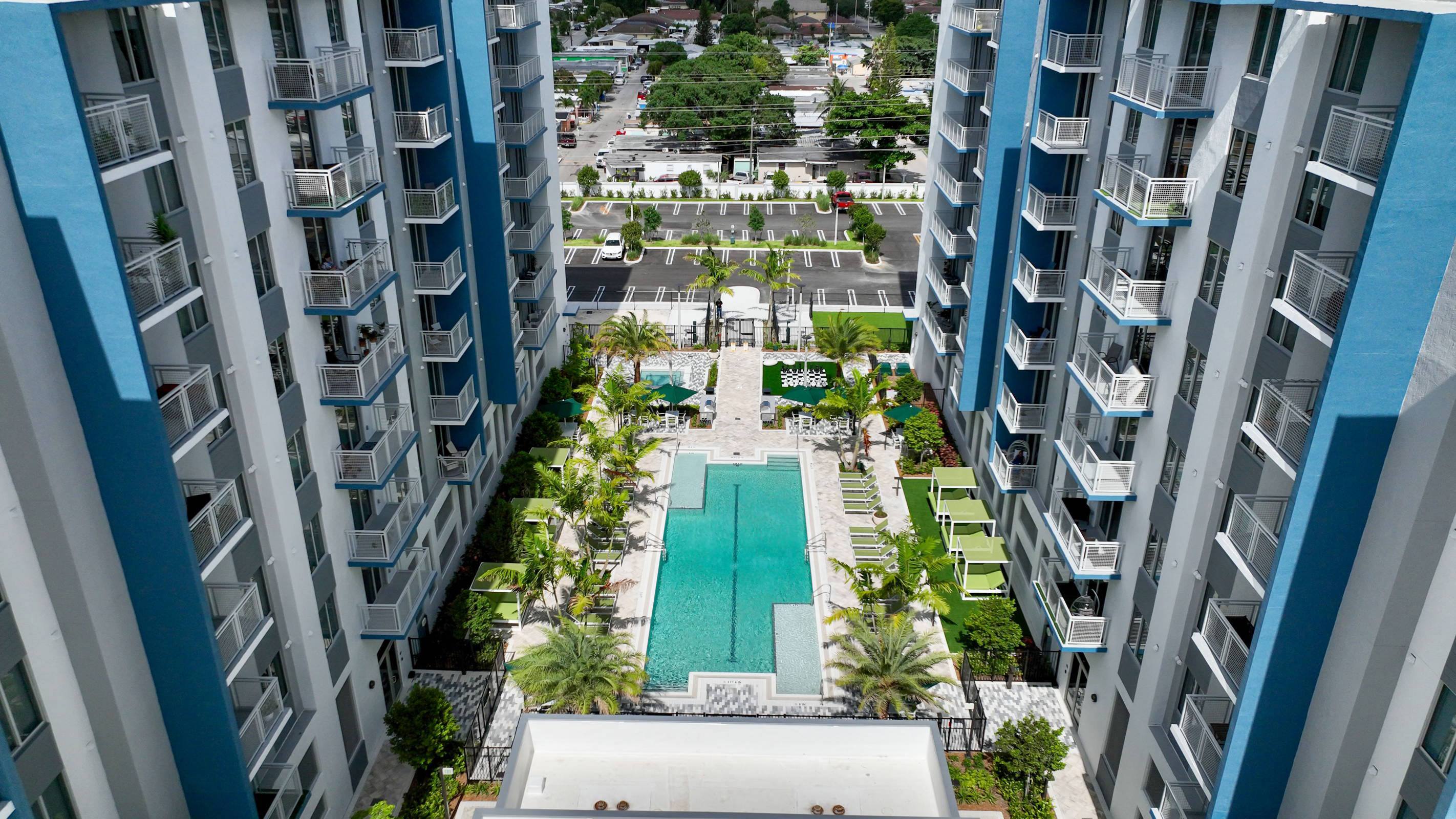 Pura Vida Hialeah Luxury Apartments pool and spa - Hialeah, FL